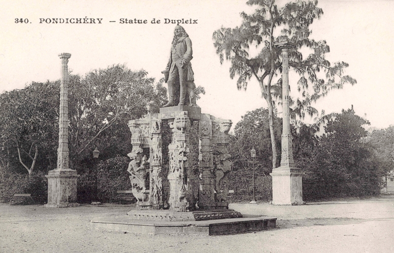 06-08 - Pondichery - statue de Dupleix - 1